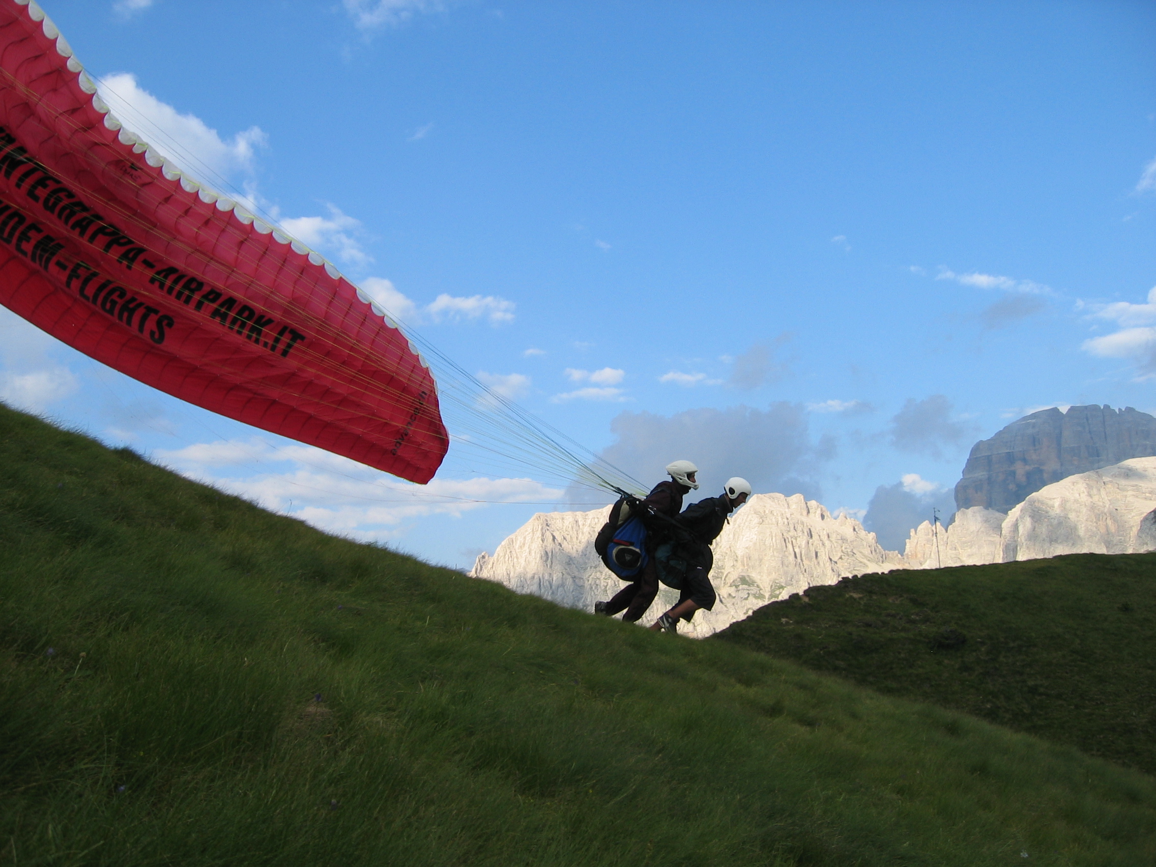 Parapendio biposto dal Rifugio Doss del Sabion